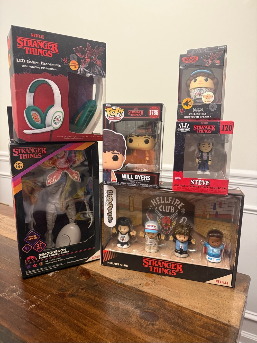 Netflix Stranger Things Little People Collector HellfireClub Funko Pop Bundle
